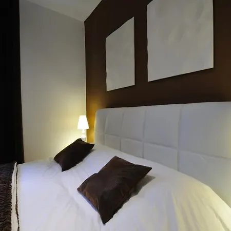 Tassigny Furnished House * Bordeaux