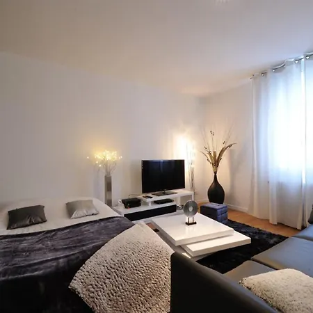 Tassigny Furnished House * Bordeaux